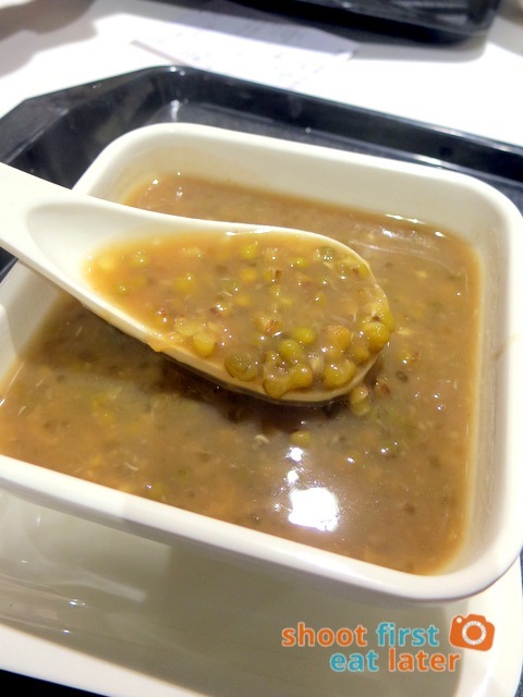 Sands Cotai Central Food Court- hot green bean soup 